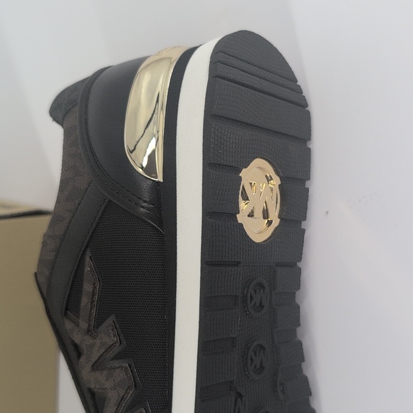 Size 8.5 Michael Kors Maddie Sneakers NEW ! - Picture 10 of 12